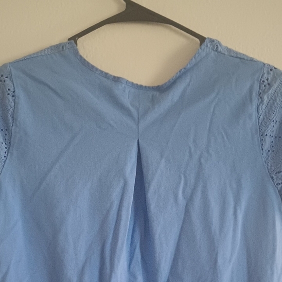 Izod Women's 100%‎ Cotton Cornflower Blue Cutout Blouse Size Small Boxy Eyelet - Picture 9 of 9
